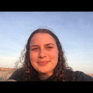 Meet your Posher, Ariella